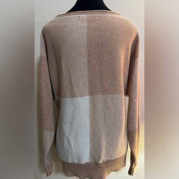 NWT Tahari Women’s two tone tan sweater. Size Extra Large - Picture 7 of 7